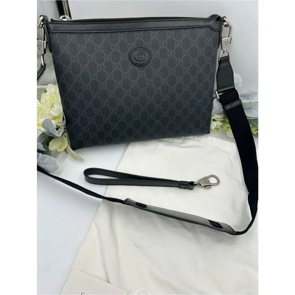 Gucci Black GG Monogram Messenger Crossbody Bag detachable strap made in Italy